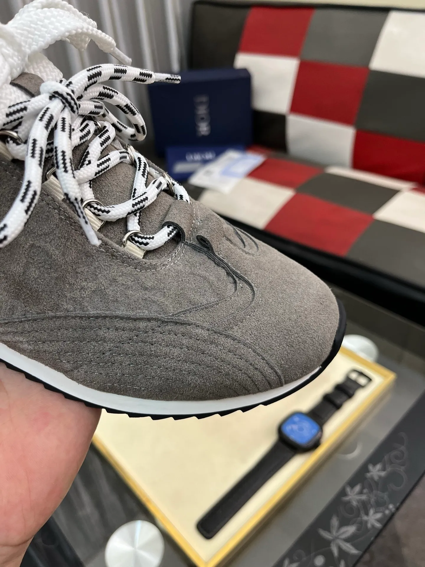 Men's shoes 💰500⌚️⌚️Dior original quality.~ Unique modern style sneakers. 🏃A must-have casual shoe for trendy men😍😍 Original brand imported from Italy, imported original leather, sheep lining (refuses to discolor and grind feet) Sole: Original sole provided by the original factory, French lazy style design ⚠️Fit to the feet, original quality, super comfortable original sole. Just like shooting the real thing 🎬The real thing is better Code number: 38-446️⃣Colors available